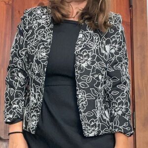 Black and white floral blizzard